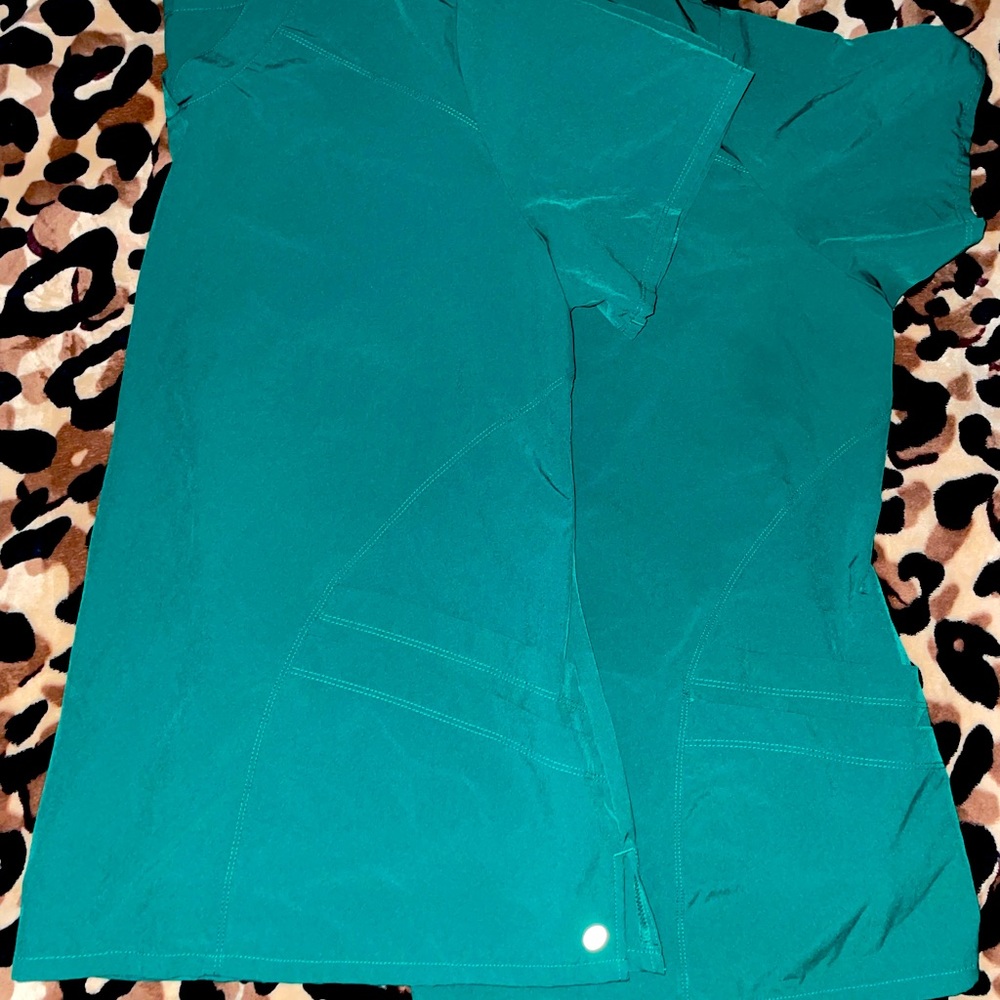 2 hunter green scrub tops barco one BARCO